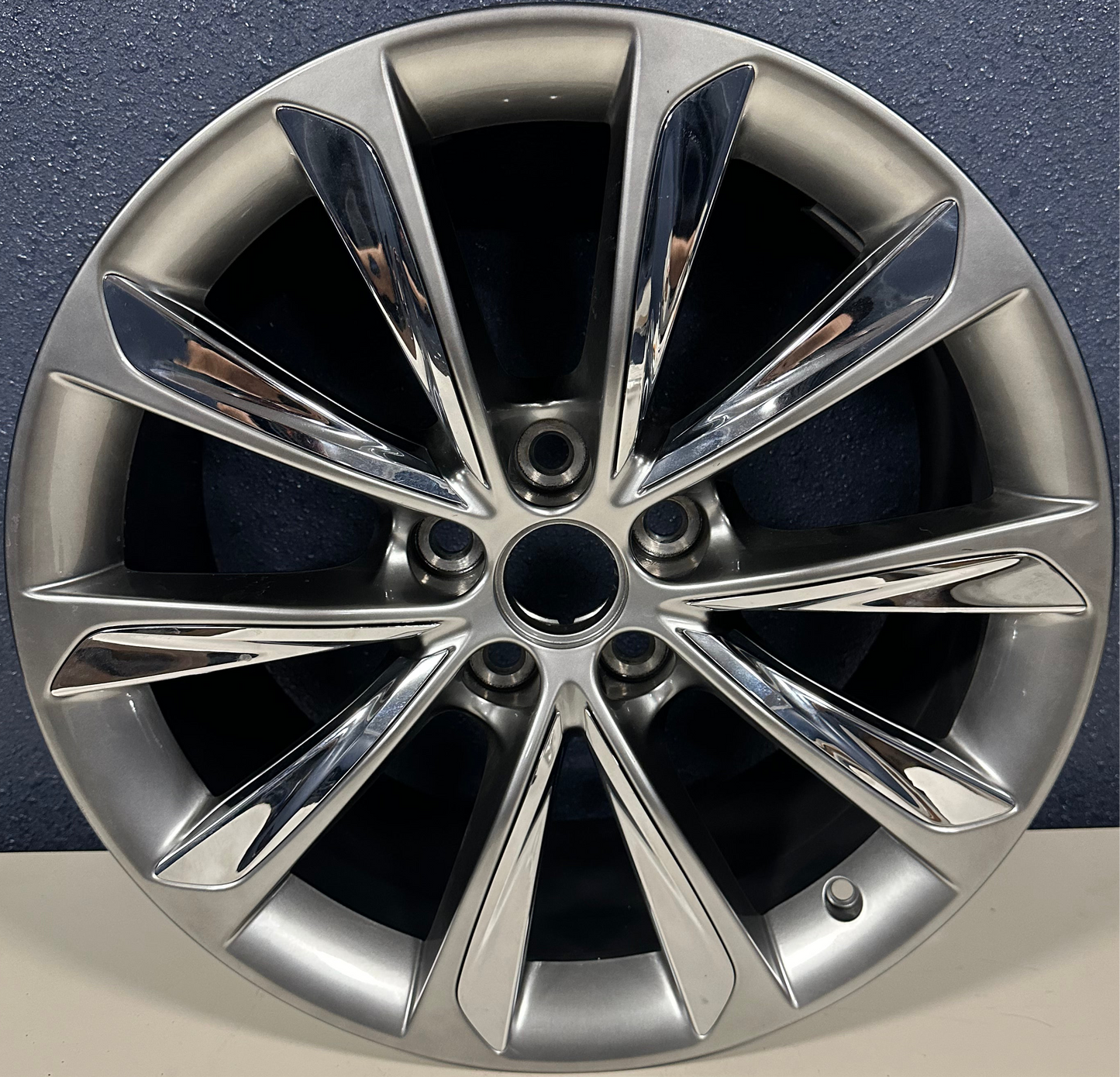 CADILLAC XTS 13-17, 19x8-1/2, Hyper Silver 4774