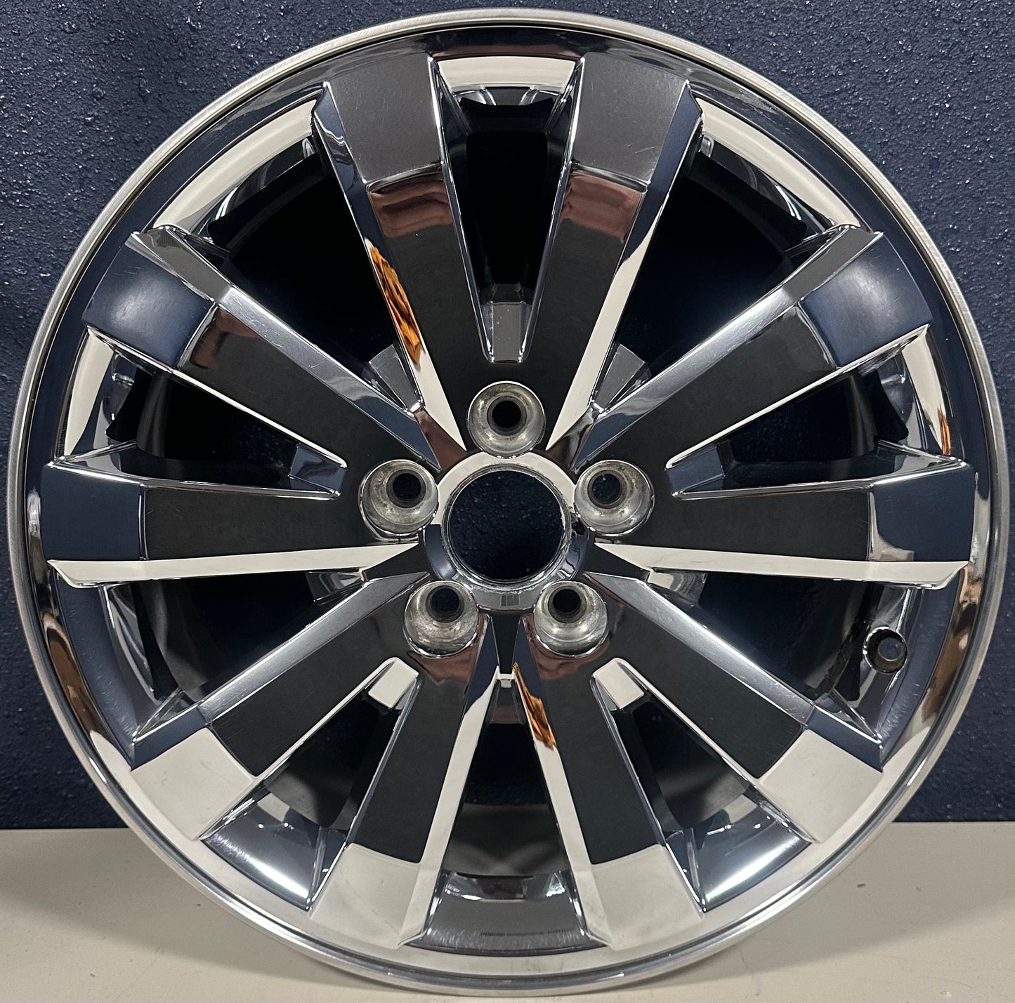 FORD ESCAPE 07-10, 18x7.5, 5 Double Spoke Chrome Clad 3673