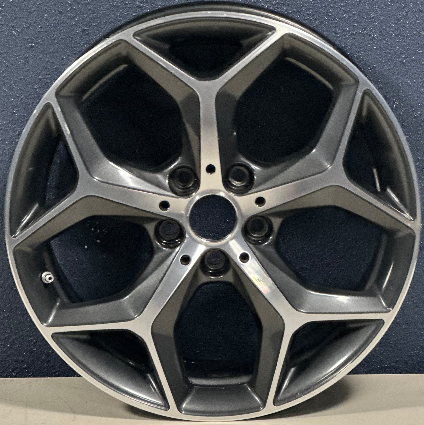 BMW X1 X2 16-20 18x7-1/2, 5 Y spoke (machined gray) 86217