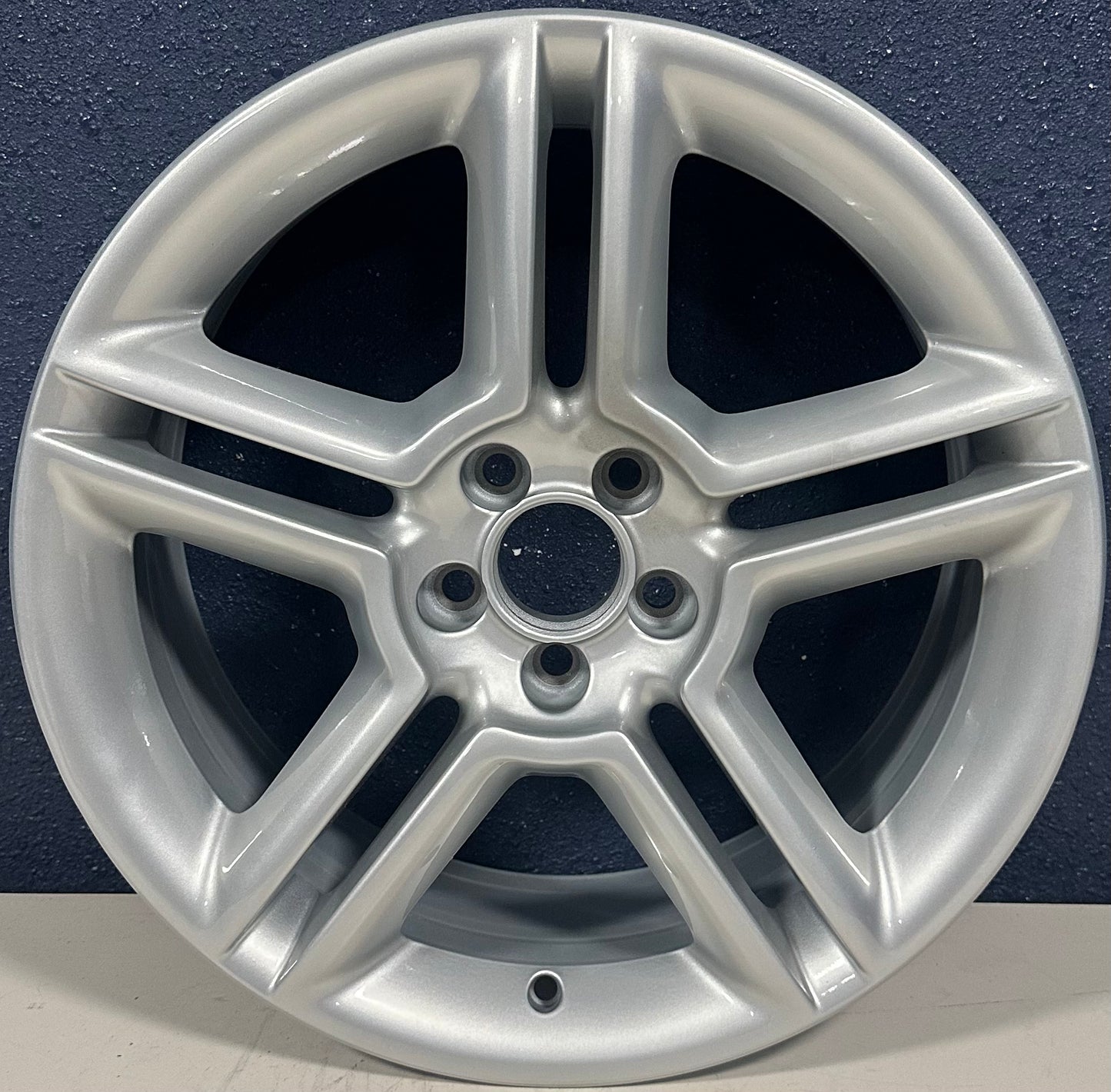 VOLKSWAGEN BEETLE 05-09 17x7 (alloy), 10 spoke Silver 69803